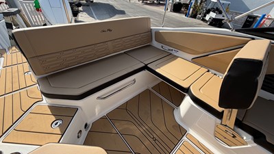2026 Sea Ray SPX 210 Outboard 8