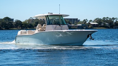 Grady-White 321 CE 1 2027 Grady-White 321 CE 2