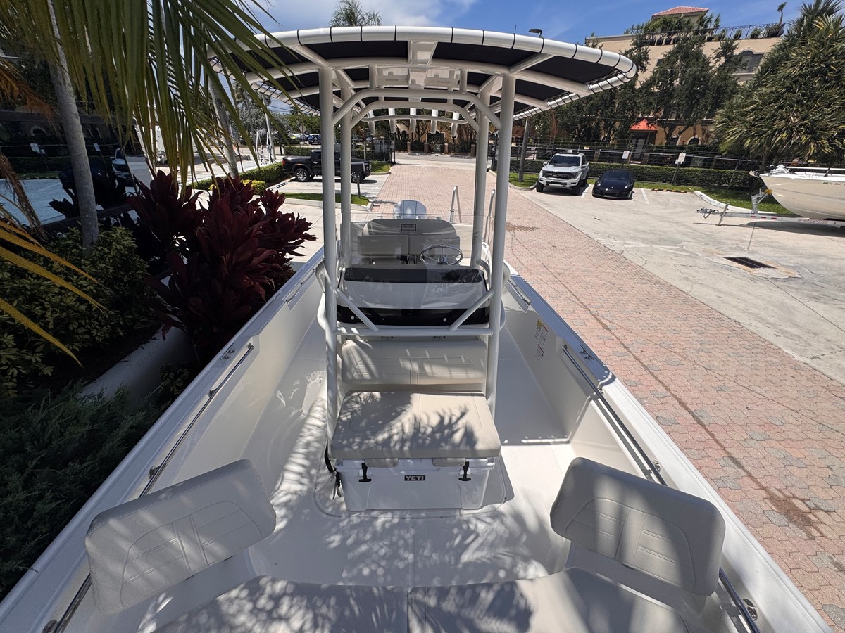 2026 Boston Whaler 210 Montauk 30