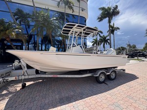 Boston Whaler 210 Montauk 3 2026 Boston Whaler 210 Montauk 4