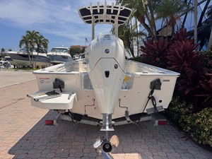 Boston Whaler 210 Montauk 7 2026 Boston Whaler 210 Montauk 8