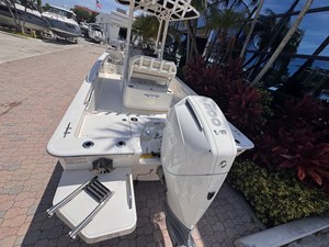 Boston Whaler 210 Montauk 11 2026 Boston Whaler 210 Montauk 12