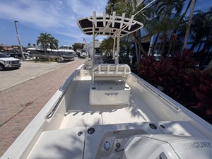 Boston Whaler 210 Montauk 14 2026 Boston Whaler 210 Montauk 15