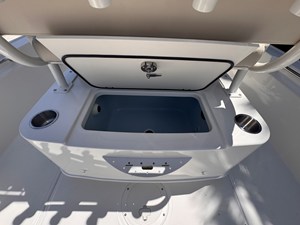 Boston Whaler 210 Montauk 17 2026 Boston Whaler 210 Montauk 18