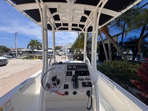 Boston Whaler 210 Montauk 21 2026 Boston Whaler 210 Montauk 22