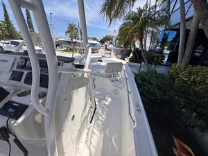 Boston Whaler 210 Montauk 24 2026 Boston Whaler 210 Montauk 25