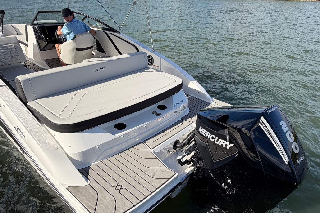 2026 Sea Ray SPX 210 Outboard 5