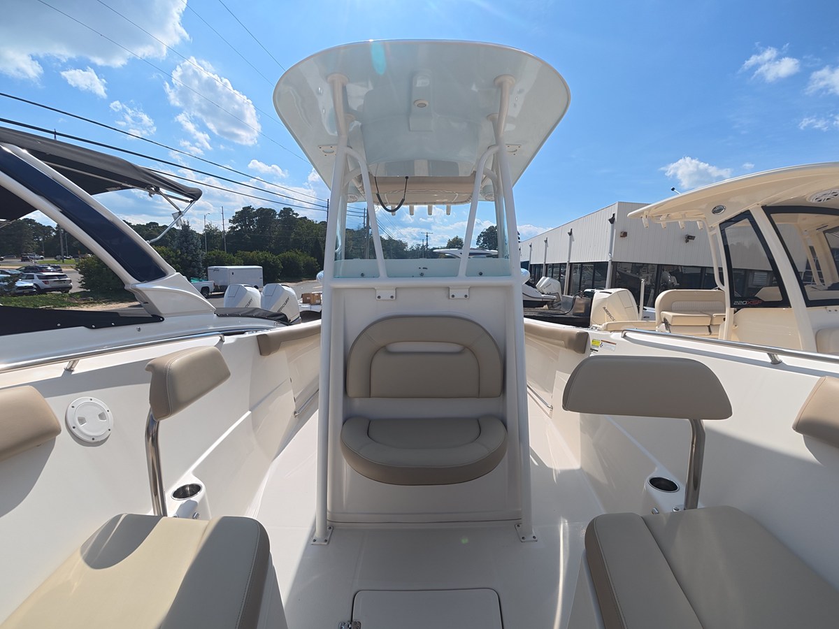 2021 Sailfish 242 CC 15