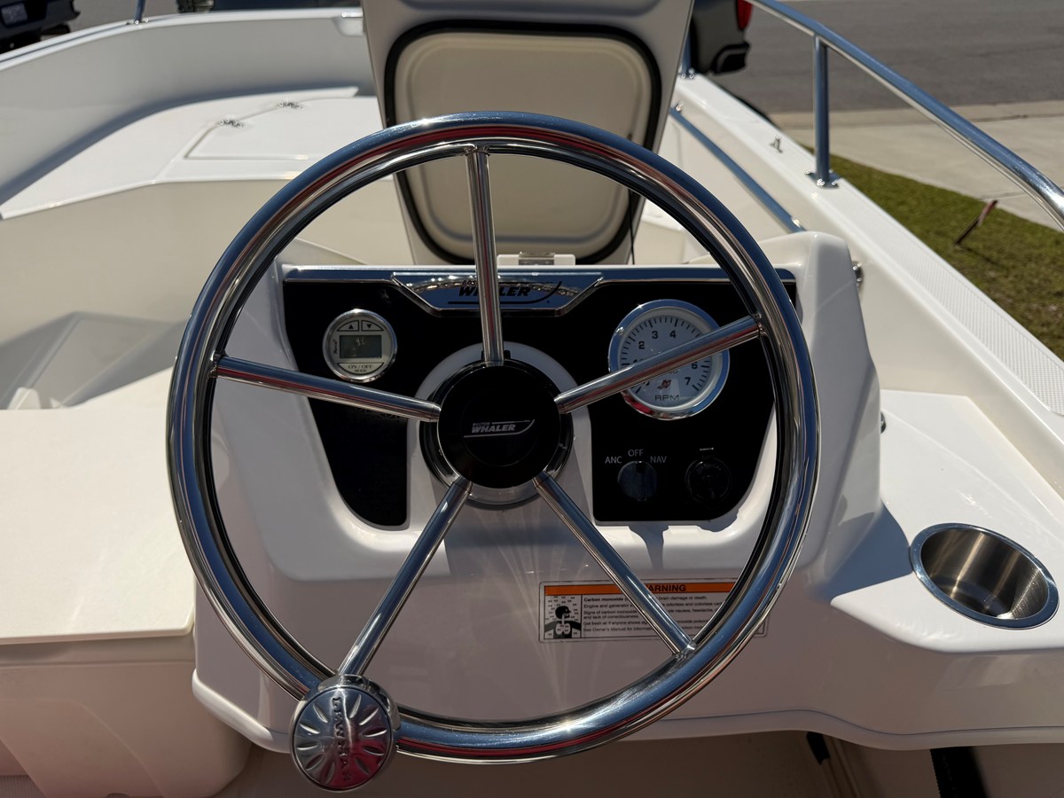 2023 Boston Whaler 160 SUPER SPORT 10