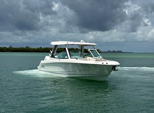 Boston Whaler 330 Vantage 2 2027 Boston Whaler 330 Vantage 3