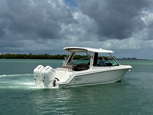 Boston Whaler 330 Vantage 5 2027 Boston Whaler 330 Vantage 6