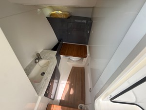 2027 Boston Whaler 330 Vantage 20