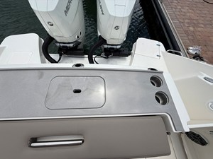 2027 Boston Whaler 330 Vantage 33
