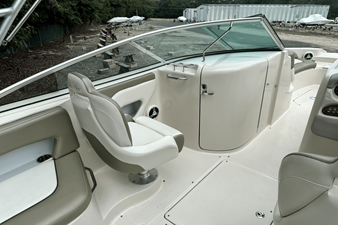 Sea Ray 270 SUNDECK 8 2007 Sea Ray 270 SUNDECK 9