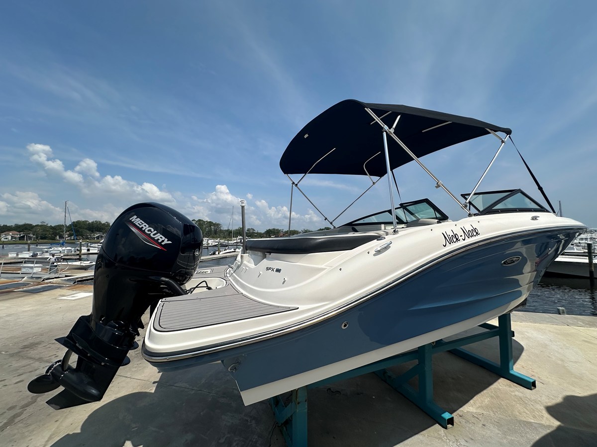 2022 Sea Ray 19 SPX OB 11