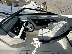 Sea Ray 19 SPX OB 35 2022 Sea Ray 19 SPX OB 36