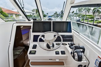 Boston Whaler 345 CONQUEST 20 2018 Boston Whaler 345 CONQUEST 21