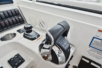 Boston Whaler 345 CONQUEST 23 2018 Boston Whaler 345 CONQUEST 24