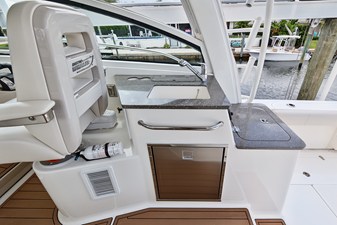 Boston Whaler 345 CONQUEST 30 2018 Boston Whaler 345 CONQUEST 31