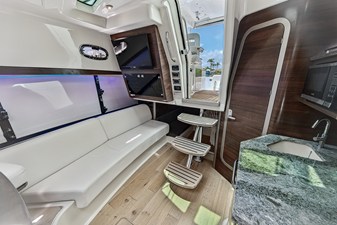 Boston Whaler 345 CONQUEST 70 2018 Boston Whaler 345 CONQUEST 71