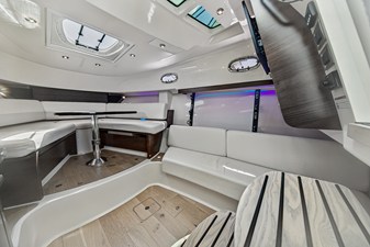 Boston Whaler 345 CONQUEST 74 2018 Boston Whaler 345 CONQUEST 75