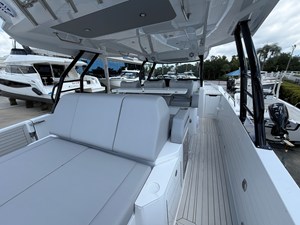 Cruisers Yachts 38 VTR 6 2026 Cruisers Yachts 38 VTR 7