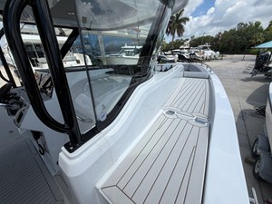 Cruisers Yachts 38 VTR 16 2026 Cruisers Yachts 38 VTR 17