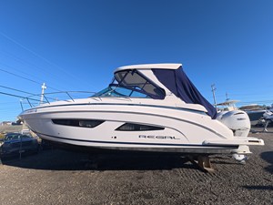 Regal 33 XO 37 2022 Regal 33 XO 38