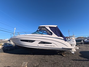 Regal 33 XO 38 2022 Regal 33 XO 39