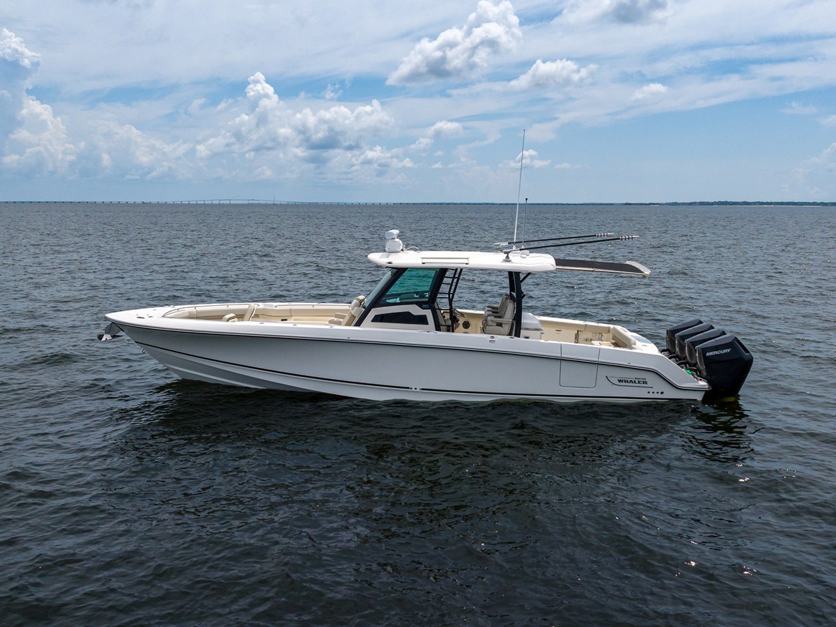 2027 Boston Whaler 380 Outrage 6