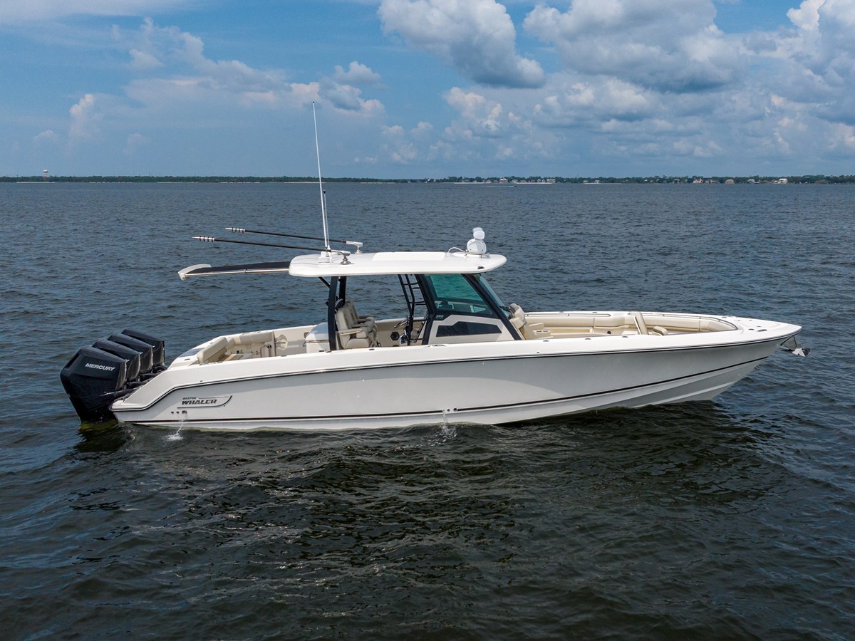 2027 Boston Whaler 380 Outrage 11