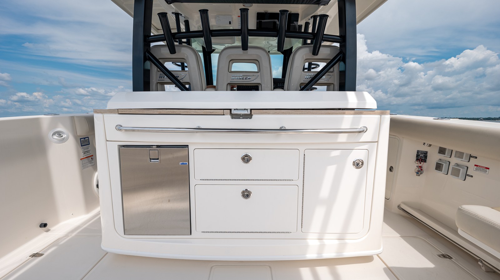 2027 Boston Whaler 380 Outrage 44