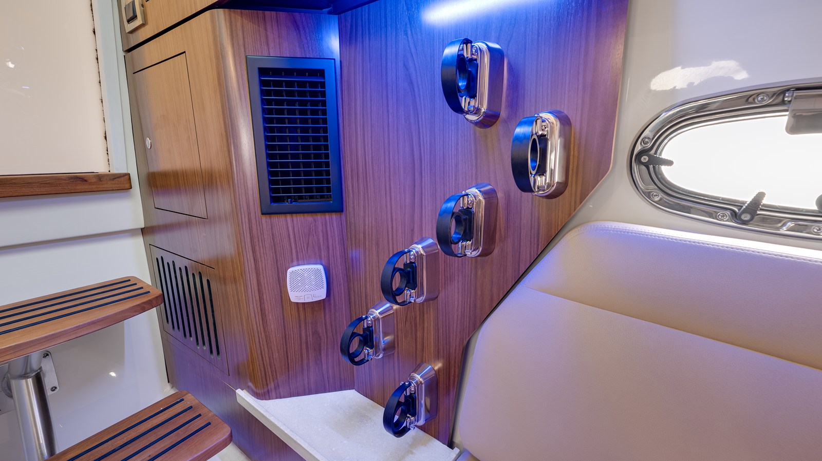 2027 Boston Whaler 380 Outrage 65