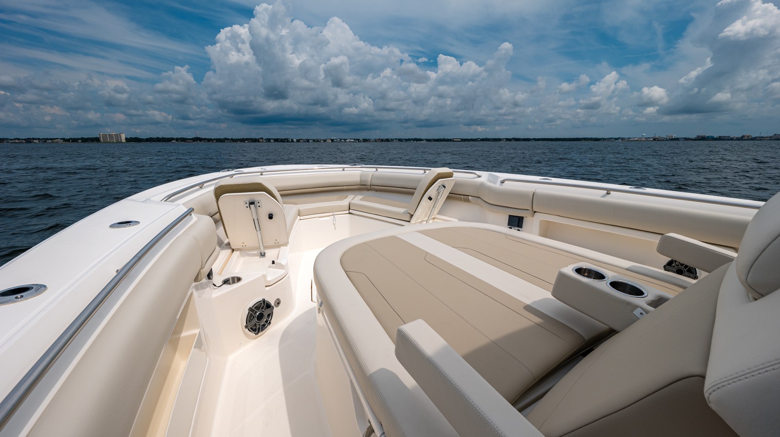 2027 Boston Whaler 380 Outrage 72