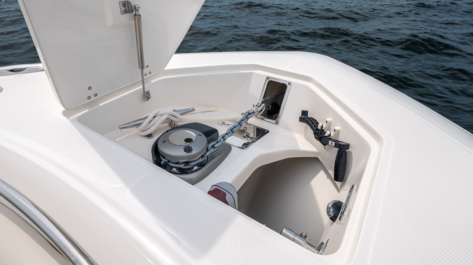 2027 Boston Whaler 380 Outrage 81