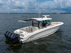 2027 Boston Whaler 380 Outrage 10
