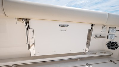 2027 Boston Whaler 380 Outrage 38