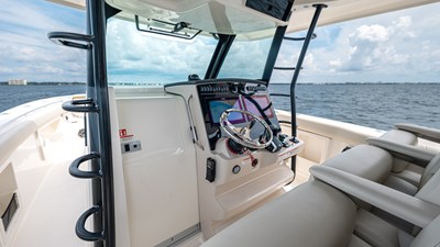2027 Boston Whaler 380 Outrage 51