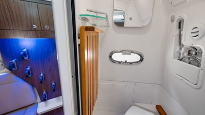 2027 Boston Whaler 380 Outrage 68