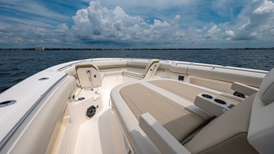 2027 Boston Whaler 380 Outrage 72