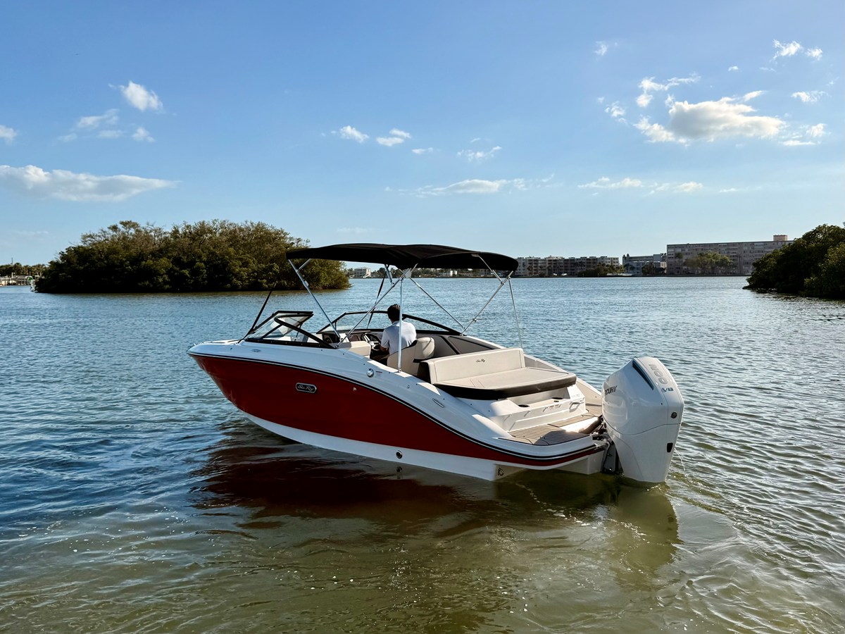 2026 Sea Ray SPX 210 Outboard 15