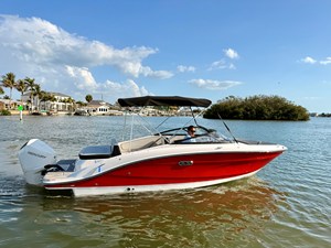 Sea Ray SPX 210 Outboard 4 2026 Sea Ray SPX 210 Outboard 5