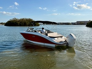 2026 Sea Ray SPX 210 Outboard 14