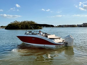 2026 Sea Ray SPX 210 Outboard 18