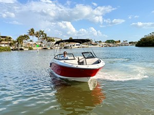 2026 Sea Ray SPX 210 Outboard 27