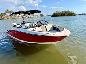2026 Sea Ray SPX 210 Outboard 28