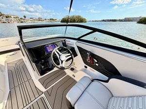 2026 Sea Ray SPX 210 Outboard 44