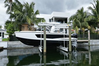 Aviara AV32 Outboard 0 2023 Aviara AV32 Outboard 1