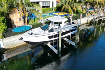 Aviara AV32 Outboard 1 2023 Aviara AV32 Outboard 2
