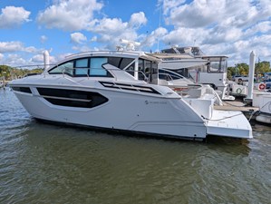 Cruisers Yachts 42 CANTIUS 27 2025 Cruisers Yachts 42 CANTIUS 28